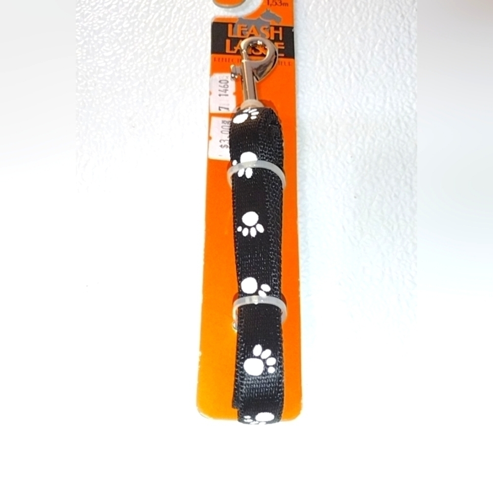 Reflective Paw print 5ft. Dog and cat leash 5/8" wide